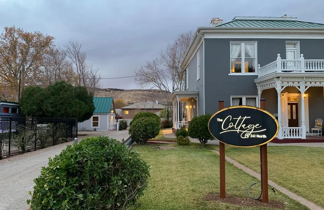 The Cottage At 241 North-1